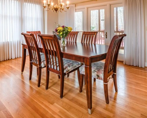 Custom 6-seater dining table